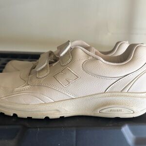 New Balance Men's 577 V1 Hook and Loop Walking Shoe